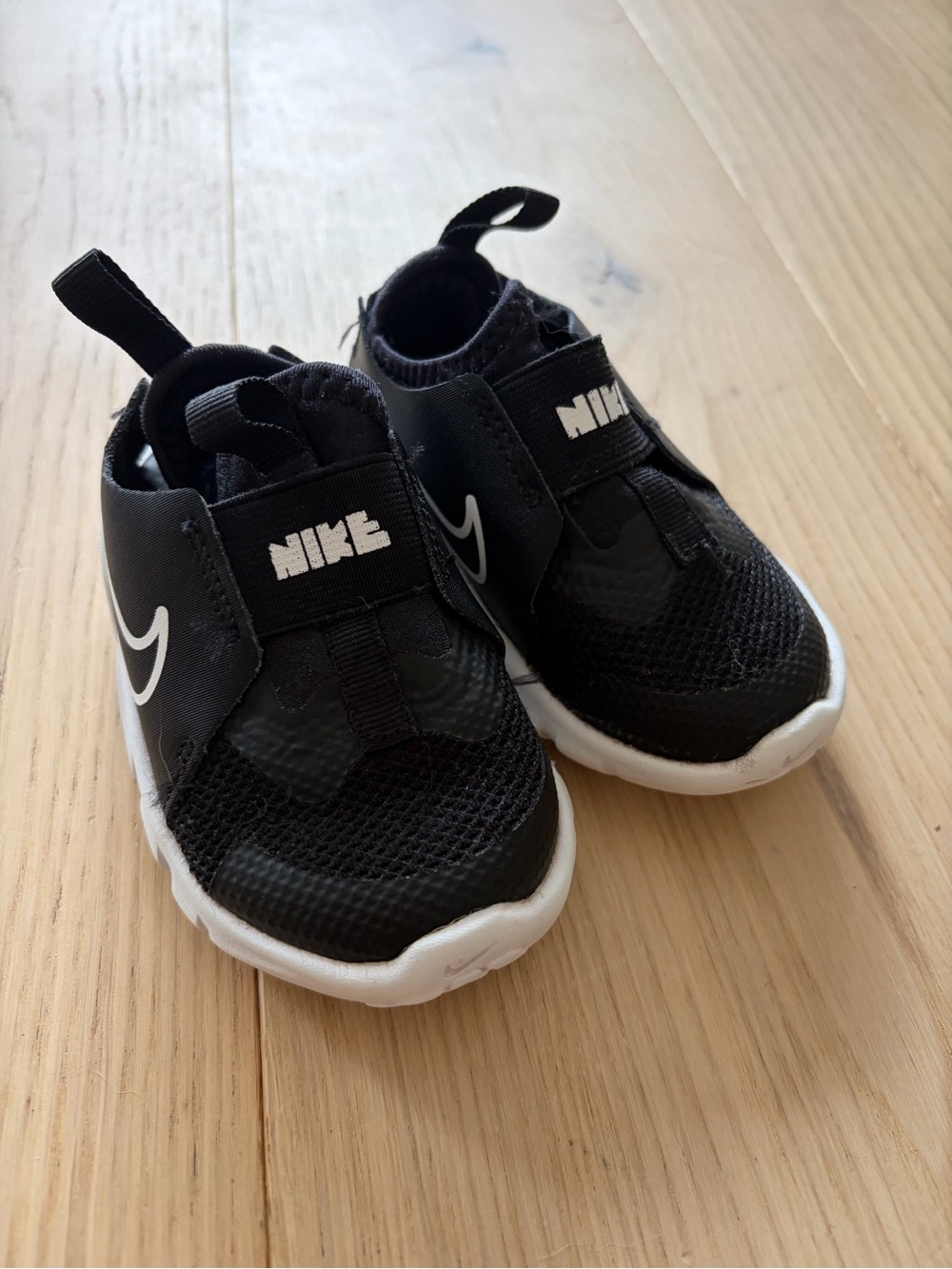 Nike Kids Black and White Hook-and-Loop Slip-On Sneakers